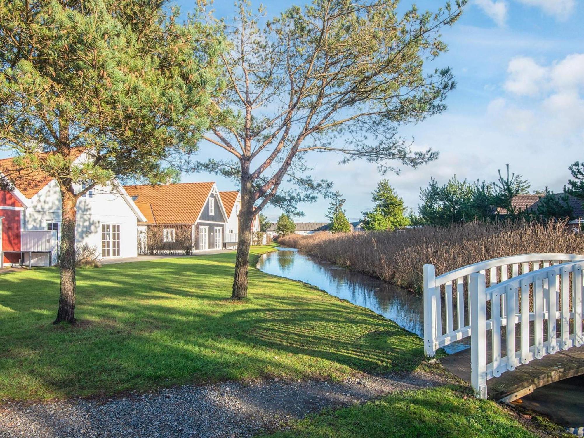 6 Person Holiday Home In Bl Vand Blåvand Esterno foto