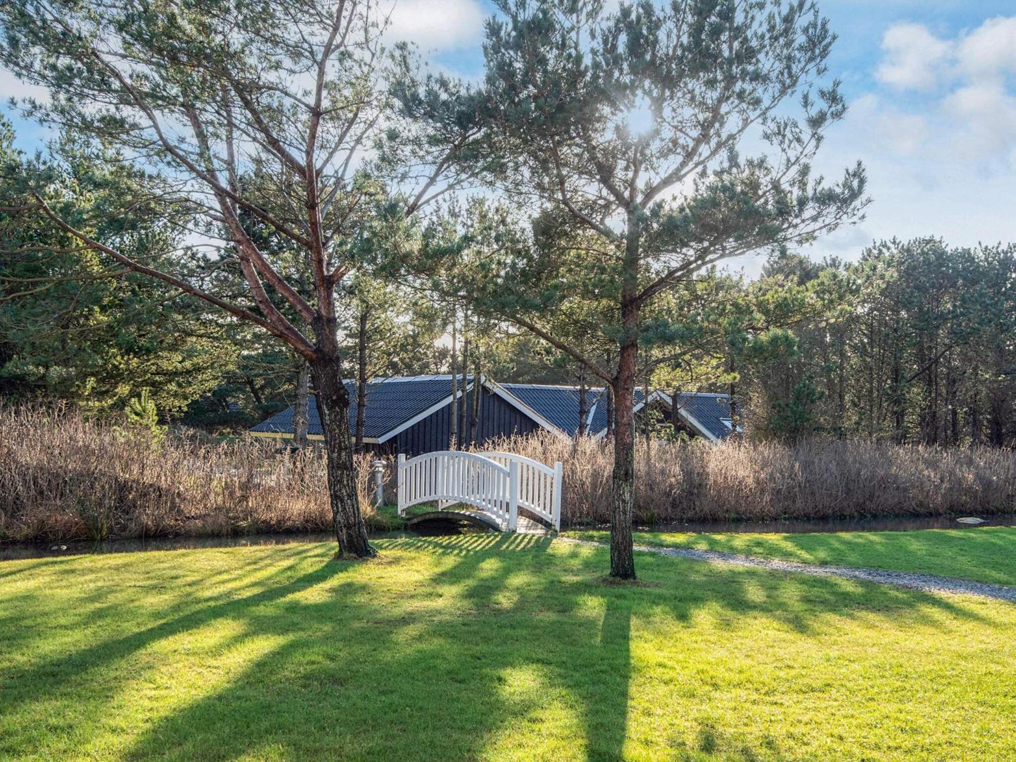 6 Person Holiday Home In Bl Vand Blåvand Esterno foto
