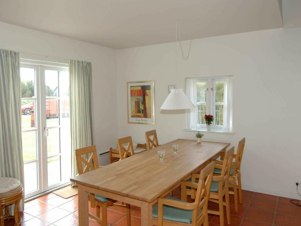 6 Person Holiday Home In Bl Vand Blåvand Esterno foto
